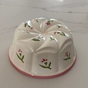 Floral Ceramic Bundt Pan
